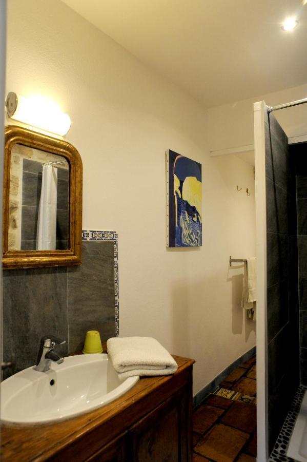 Bed And Art Bed & Breakfast Calvisson Phòng bức ảnh